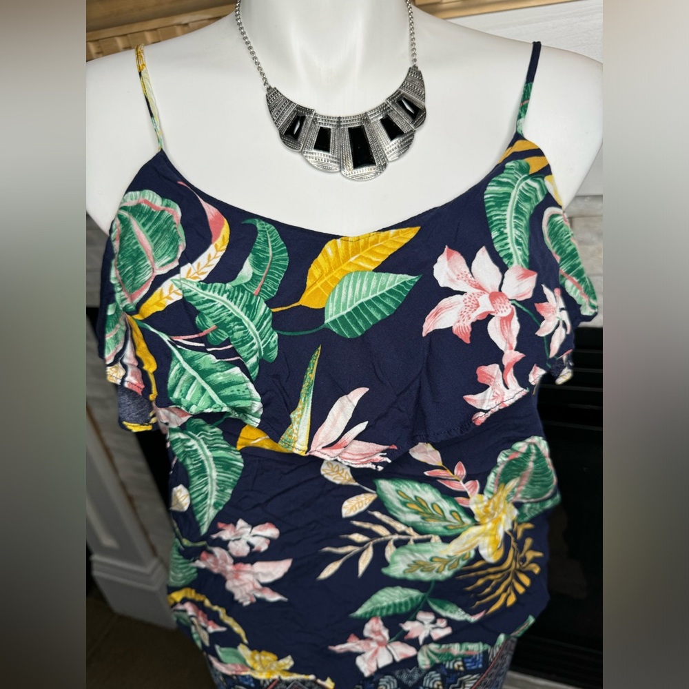 💙 Old Navy Floral Top 🌺